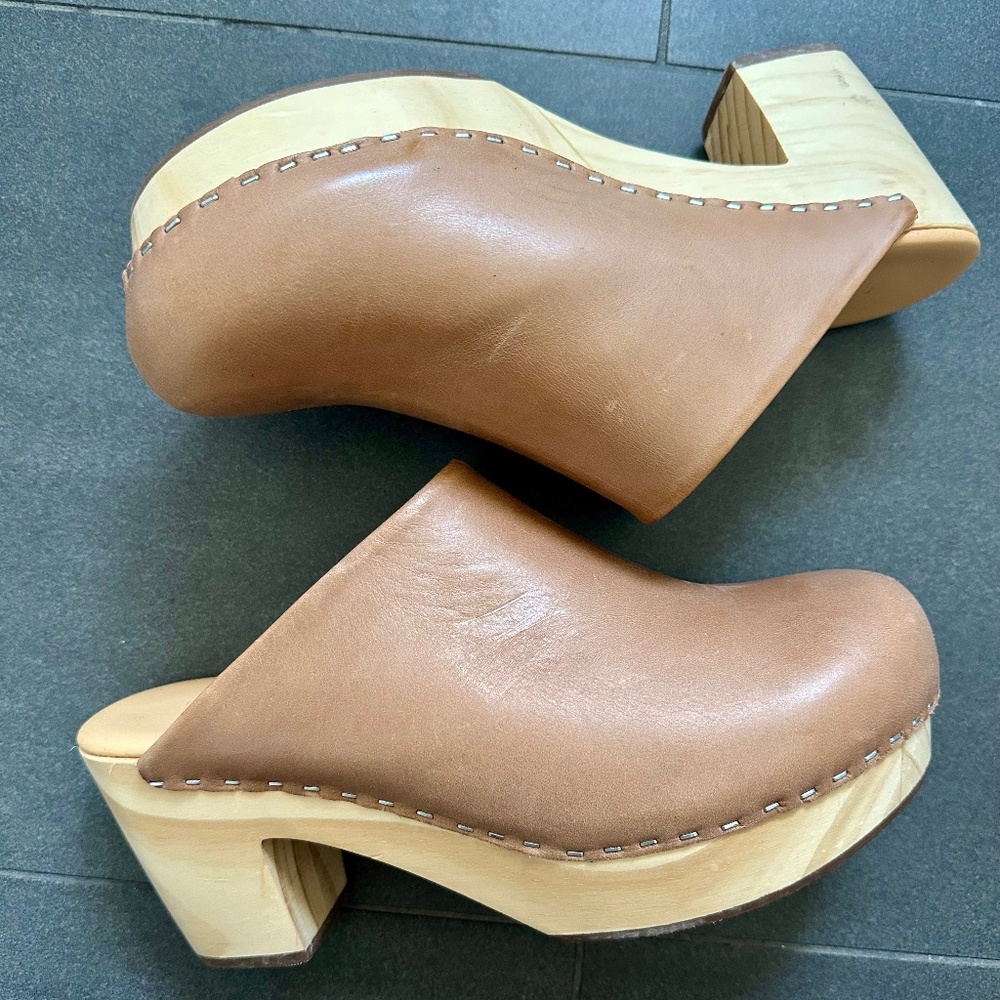 Nisolo Tan Leather Mules